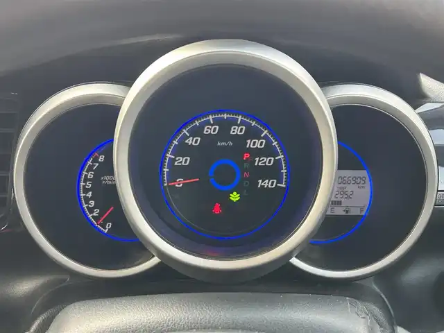 ホンダ Ｎ ＢＯＸ カスタム G 道央・札幌 2014(平26)年 6.7万km プレミアムダイナミックブルーパール ４WD/社外SDナビ/CD/DVD/BT/フルセグ/シティブレーキアクティブシステム/横滑り防止装置/バックカメラ/ETC/ECONモード/片側パワースライドドア/ステアリングリモコン/プッシュスタート/スマートキー/HIDヘッドライト/オートライト/フォグランプ/電動格納ミラー/純正フロアマット/ドアバイザー/スペアキー/社外エンジンスターター