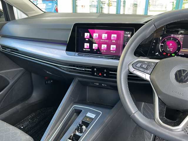 フォルクスワーゲン ＶＷ ゴルフ TDI アクティブアドバンス 愛知県 2022(令4)年 5.1万km ディープブラックパールエフェクト /ワンオーナー//禁煙車//純正ナビ/　AM/FM/BT/Apple Car Play/フルセグ//純正17インチAW//純正フロアマット//純正LEDライト//純正前後ドラレコ//バックカメラ//プリクラッシュセーフティ（PCS）//ヘッドアップディスプレイ（HUD）//ブラインドスポットモニター（BSM）//アダプティブクルーズコントロール（ACC）//レーントレーシングアシスト（LTA）//前後クリアランスソナー（ICS）//ビルトインETC2.0//前席シートヒーター//革巻きステアリング//ステアリングスイッチ//電子パーキング//パドルシフト//オートライト//タイプC入力端子×4//W＋サイドエアバッグ//保証書//取説//スペアキー