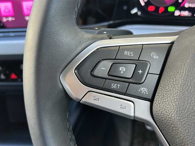 フォルクスワーゲン ＶＷ ゴルフ TDI アクティブアドバンス 愛知県 2022(令4)年 5.1万km ディープブラックパールエフェクト /ワンオーナー//禁煙車//純正ナビ/　AM/FM/BT/Apple Car Play/フルセグ//純正17インチAW//純正フロアマット//純正LEDライト//純正前後ドラレコ//バックカメラ//プリクラッシュセーフティ（PCS）//ヘッドアップディスプレイ（HUD）//ブラインドスポットモニター（BSM）//アダプティブクルーズコントロール（ACC）//レーントレーシングアシスト（LTA）//前後クリアランスソナー（ICS）//ビルトインETC2.0//前席シートヒーター//革巻きステアリング//ステアリングスイッチ//電子パーキング//パドルシフト//オートライト//タイプC入力端子×4//W＋サイドエアバッグ//保証書//取説//スペアキー