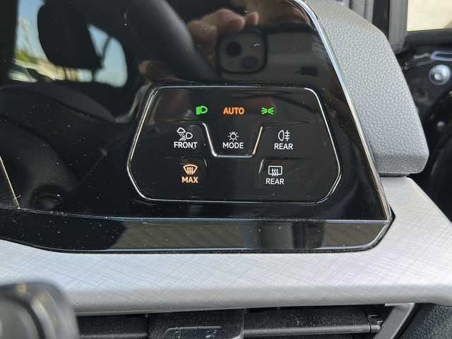 フォルクスワーゲン ＶＷ ゴルフ TDI アクティブアドバンス 愛知県 2022(令4)年 5.1万km ディープブラックパールエフェクト /ワンオーナー//禁煙車//純正ナビ/　AM/FM/BT/Apple Car Play/フルセグ//純正17インチAW//純正フロアマット//純正LEDライト//純正前後ドラレコ//バックカメラ//プリクラッシュセーフティ（PCS）//ヘッドアップディスプレイ（HUD）//ブラインドスポットモニター（BSM）//アダプティブクルーズコントロール（ACC）//レーントレーシングアシスト（LTA）//前後クリアランスソナー（ICS）//ビルトインETC2.0//前席シートヒーター//革巻きステアリング//ステアリングスイッチ//電子パーキング//パドルシフト//オートライト//タイプC入力端子×4//W＋サイドエアバッグ//保証書//取説//スペアキー