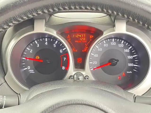 日産 ジューク 15RX 千葉県 2015(平27)年 11.3万km ブリリアントホワイトパール 純正7インチSDナビ/CD DVD AUX BT フルセグ/バックカメラ/横滑り防止装置/オートライト/社外16インチアルミホイール/ドアバイザー/ウィンカーミラー/アイドリングストップ/純正フロアマット/プッシュスタート/スマートキー/ETC