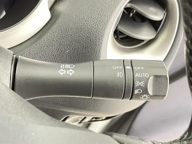 日産 ジューク 15RX 千葉県 2015(平27)年 11.3万km ブリリアントホワイトパール 純正7インチSDナビ/CD DVD AUX BT フルセグ/バックカメラ/横滑り防止装置/オートライト/社外16インチアルミホイール/ドアバイザー/ウィンカーミラー/アイドリングストップ/純正フロアマット/プッシュスタート/スマートキー/ETC
