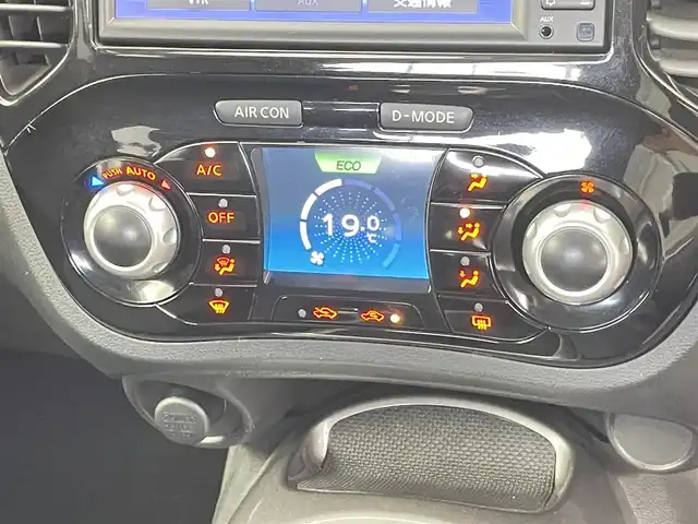 日産 ジューク 15RX 千葉県 2015(平27)年 11.3万km ブリリアントホワイトパール 純正7インチSDナビ/CD DVD AUX BT フルセグ/バックカメラ/横滑り防止装置/オートライト/社外16インチアルミホイール/ドアバイザー/ウィンカーミラー/アイドリングストップ/純正フロアマット/プッシュスタート/スマートキー/ETC