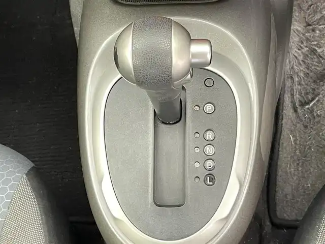 日産 ジューク 15RX 千葉県 2015(平27)年 11.3万km ブリリアントホワイトパール 純正7インチSDナビ/CD DVD AUX BT フルセグ/バックカメラ/横滑り防止装置/オートライト/社外16インチアルミホイール/ドアバイザー/ウィンカーミラー/アイドリングストップ/純正フロアマット/プッシュスタート/スマートキー/ETC