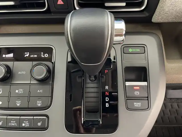 ホンダ フリード ハイブリット e:HEV AIR EX 鹿児島県 2024(令6)年 0.2万km 青 登録済未使用車/ホンダセンシング/・衝突軽減ブレーキ（CMBS）/・先行車発進お知らせ機能/・歩行者事故低減ステアリング/・路外逸脱抑制機能/・標識認識機能/・渋滞追従機能付アダプティブクルーズコントロール/・車線維持支援システム（LKAS）/・トラフィックジャムアシスト（渋滞運転支援機能）/・ブラインドスポットインフォメーション/・誤発進抑制機能/・後方誤発進抑制機能/・近距離衝突軽減ブレーキ/・急アクセル抑制機能/・パーキングセンサーシステム/・オートハイビーム/純正9インチメモリナビ/（フルセグ/Bluetooth/USB)/バックカメラ/両側パワースライドドア/スマートキー/プッシュスタート/リアクーラー/前席シートヒーター/ステアリングリモコン/電子パーキング/オートホールド/本革巻ステアリングホイール/360°スーパーUV・IRカット パッケージ/ロールサンシェード（スライドドア両側）/USBチャージャー