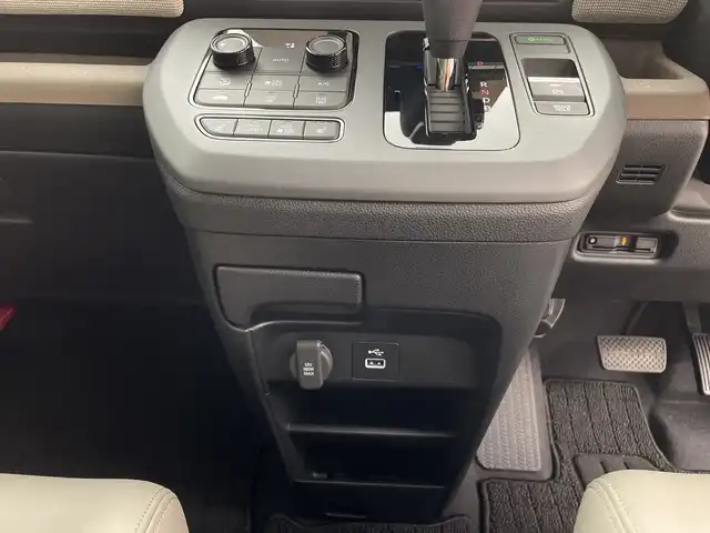 ホンダ フリード ハイブリット e:HEV AIR EX 鹿児島県 2024(令6)年 0.2万km 青 登録済未使用車/ホンダセンシング/・衝突軽減ブレーキ（CMBS）/・先行車発進お知らせ機能/・歩行者事故低減ステアリング/・路外逸脱抑制機能/・標識認識機能/・渋滞追従機能付アダプティブクルーズコントロール/・車線維持支援システム（LKAS）/・トラフィックジャムアシスト（渋滞運転支援機能）/・ブラインドスポットインフォメーション/・誤発進抑制機能/・後方誤発進抑制機能/・近距離衝突軽減ブレーキ/・急アクセル抑制機能/・パーキングセンサーシステム/・オートハイビーム/純正9インチメモリナビ/（フルセグ/Bluetooth/USB)/バックカメラ/両側パワースライドドア/スマートキー/プッシュスタート/リアクーラー/前席シートヒーター/ステアリングリモコン/電子パーキング/オートホールド/本革巻ステアリングホイール/360°スーパーUV・IRカット パッケージ/ロールサンシェード（スライドドア両側）/USBチャージャー