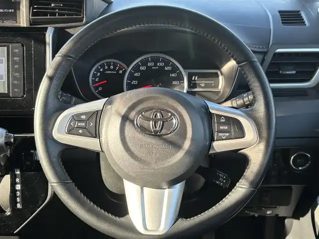 トヨタ ルーミー カスタムG 宮城県 2020(令2)年 4.3万km レーザーブルークリスタルシャイン コンフォートパッケージ/・シートヒーター（運転席/助手席）/・シートバックテーブル（運転席/助手席）/＝＝＝/スマートアシスト3/・衝突回避支援ブレーキ機能/・衝突警報機能/・車線逸脱警報機能/・誤発進抑制制御機能/・先行車発進お知らせ機能/・オートハイビーム/・コーナーセンサー/純正ナビ（NSZT-W68T）/・CD/DVD/・Bluetooth/・フルセグTV/バックカメラ/ビルトインETC/ドライブレコーダー/両側パワースライドドア/革巻きステアリング/クルーズコントロール/ステアリングスイッチ/LEDヘッドランプ/フォグランプ/オートライト/スマートキー＆プッシュスタート/スペアキー/電動格納ミラー/純正14インチAW/純正ドアバイザー/純正フロアマット/Wエアバッグ