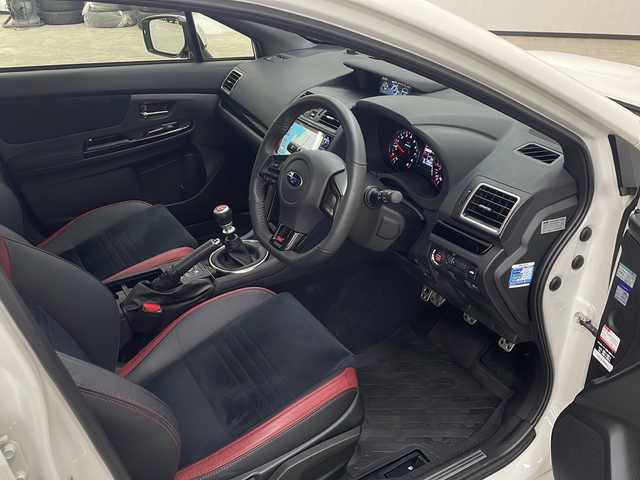 スバル ＷＲＸ ＳＴＩ STI 長崎県 2020(令2)年 1.2万km クリスタルホワイトP 純正8インチナビ（CN-LX840D）/・フルセグ/・DVD/・Bluetooth/・ブルーレイ対応/バック/フロント/サイドカメラ/純正ドラレコ（前方）/純正18インチアルミホイル/ブラインドスポットモニター/コーナーセンサー/フォグライト/LEDヘッドライト/ステアリングリモコン/黒レザーシート/黒革ハンドル/バケットシート/スマートキー/エアロ/スポーツペダル