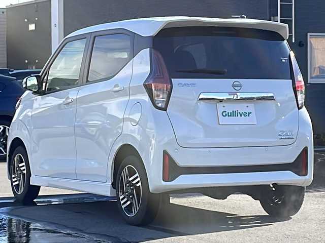 日産 デイズ ハイウェイスターX 道北・旭川 2024(令6)年 0.7万km ホワイトパール /4WD//禁煙車//純正メモリナビ//BT/HDMI/フルセグ//全方位カメラ//エマージェンシーブレーキ//レーンキープ//コーナーセンサー//アイドリングストップ//オートハイビーム//オートライト//LEDヘッドライト//フォグライト//ライトレベライザー//ステアリングヒーター//シートヒーター//前後ドライブレコーダー//ETC//プッシュスタート//フロアマット