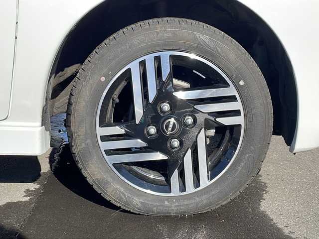 日産 デイズ ハイウェイスターX 道北・旭川 2024(令6)年 0.7万km ホワイトパール /4WD//禁煙車//純正メモリナビ//BT/HDMI/フルセグ//全方位カメラ//エマージェンシーブレーキ//レーンキープ//コーナーセンサー//アイドリングストップ//オートハイビーム//オートライト//LEDヘッドライト//フォグライト//ライトレベライザー//ステアリングヒーター//シートヒーター//前後ドライブレコーダー//ETC//プッシュスタート//フロアマット