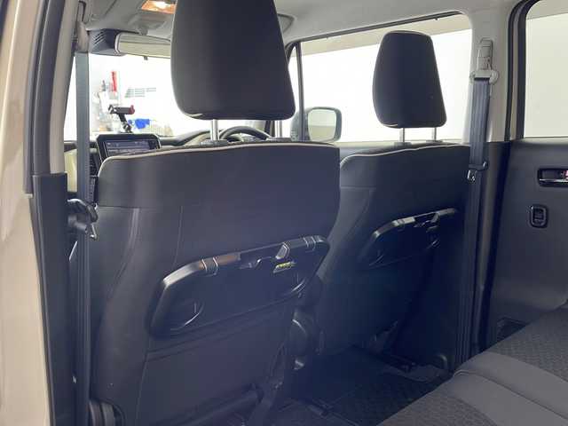 スズキ クロスビー HYBRID MZ 兵庫県 2019(平31)年 2.7万km キャラバンアイボリーパールメタリック/ブラック 2トーンルーフ ・ワンオーナー/・純正ナビ（CN-RZ743W）/・CD/DVD/SD/BT/USB/フルセグTV/・バックカメラ、全方位カメラ/・デュアルセンサーブレーキサポート/・車線維持支援機能/・クルーズコントロール/・クリアランスソナー/・横滑り防止装置/・アイドリングストップ/・パドルシフト/・ステアリングリモコン/・LEDヘッドライト/・オートライト/・フォグランプ/・前席シートヒーター/・前後ドライブレコーダー（WHSR-532）/・ビルトインETC/・後方コーナーセンサー/・革巻きステアリング/・純正フロアマット/・純正１６インチアルミホイール/・電動格納ミラー/・サイドバイザー/・スマートキー/・スペアキー/・プッシュスタート