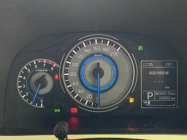 スズキ クロスビー HYBRID MZ 兵庫県 2019(平31)年 2.7万km キャラバンアイボリーパールメタリック/ブラック 2トーンルーフ ・ワンオーナー/・純正ナビ（CN-RZ743W）/・CD/DVD/SD/BT/USB/フルセグTV/・バックカメラ、全方位カメラ/・デュアルセンサーブレーキサポート/・車線維持支援機能/・クルーズコントロール/・クリアランスソナー/・横滑り防止装置/・アイドリングストップ/・パドルシフト/・ステアリングリモコン/・LEDヘッドライト/・オートライト/・フォグランプ/・前席シートヒーター/・前後ドライブレコーダー（WHSR-532）/・ビルトインETC/・後方コーナーセンサー/・革巻きステアリング/・純正フロアマット/・純正１６インチアルミホイール/・電動格納ミラー/・サイドバイザー/・スマートキー/・スペアキー/・プッシュスタート