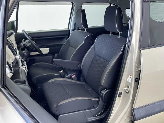 スズキ クロスビー HYBRID MZ 兵庫県 2019(平31)年 2.7万km キャラバンアイボリーパールメタリック/ブラック 2トーンルーフ ・ワンオーナー/・純正ナビ（CN-RZ743W）/・CD/DVD/SD/BT/USB/フルセグTV/・バックカメラ、全方位カメラ/・デュアルセンサーブレーキサポート/・車線維持支援機能/・クルーズコントロール/・クリアランスソナー/・横滑り防止装置/・アイドリングストップ/・パドルシフト/・ステアリングリモコン/・LEDヘッドライト/・オートライト/・フォグランプ/・前席シートヒーター/・前後ドライブレコーダー（WHSR-532）/・ビルトインETC/・後方コーナーセンサー/・革巻きステアリング/・純正フロアマット/・純正１６インチアルミホイール/・電動格納ミラー/・サイドバイザー/・スマートキー/・スペアキー/・プッシュスタート