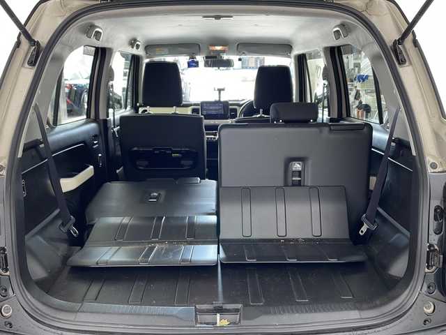 スズキ クロスビー HYBRID MZ 兵庫県 2019(平31)年 2.7万km キャラバンアイボリーパールメタリック/ブラック 2トーンルーフ ・ワンオーナー/・純正ナビ（CN-RZ743W）/・CD/DVD/SD/BT/USB/フルセグTV/・バックカメラ、全方位カメラ/・デュアルセンサーブレーキサポート/・車線維持支援機能/・クルーズコントロール/・クリアランスソナー/・横滑り防止装置/・アイドリングストップ/・パドルシフト/・ステアリングリモコン/・LEDヘッドライト/・オートライト/・フォグランプ/・前席シートヒーター/・前後ドライブレコーダー（WHSR-532）/・ビルトインETC/・後方コーナーセンサー/・革巻きステアリング/・純正フロアマット/・純正１６インチアルミホイール/・電動格納ミラー/・サイドバイザー/・スマートキー/・スペアキー/・プッシュスタート