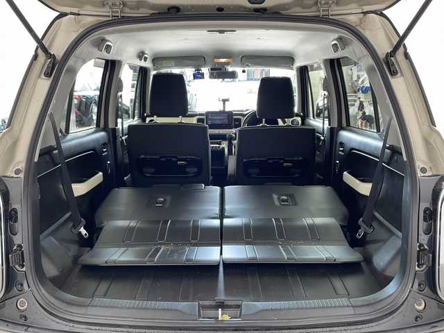 スズキ クロスビー HYBRID MZ 兵庫県 2019(平31)年 2.7万km キャラバンアイボリーパールメタリック/ブラック 2トーンルーフ ・ワンオーナー/・純正ナビ（CN-RZ743W）/・CD/DVD/SD/BT/USB/フルセグTV/・バックカメラ、全方位カメラ/・デュアルセンサーブレーキサポート/・車線維持支援機能/・クルーズコントロール/・クリアランスソナー/・横滑り防止装置/・アイドリングストップ/・パドルシフト/・ステアリングリモコン/・LEDヘッドライト/・オートライト/・フォグランプ/・前席シートヒーター/・前後ドライブレコーダー（WHSR-532）/・ビルトインETC/・後方コーナーセンサー/・革巻きステアリング/・純正フロアマット/・純正１６インチアルミホイール/・電動格納ミラー/・サイドバイザー/・スマートキー/・スペアキー/・プッシュスタート