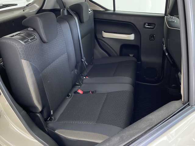 スズキ クロスビー HYBRID MZ 兵庫県 2019(平31)年 2.7万km キャラバンアイボリーパールメタリック/ブラック 2トーンルーフ ・ワンオーナー/・純正ナビ（CN-RZ743W）/・CD/DVD/SD/BT/USB/フルセグTV/・バックカメラ、全方位カメラ/・デュアルセンサーブレーキサポート/・車線維持支援機能/・クルーズコントロール/・クリアランスソナー/・横滑り防止装置/・アイドリングストップ/・パドルシフト/・ステアリングリモコン/・LEDヘッドライト/・オートライト/・フォグランプ/・前席シートヒーター/・前後ドライブレコーダー（WHSR-532）/・ビルトインETC/・後方コーナーセンサー/・革巻きステアリング/・純正フロアマット/・純正１６インチアルミホイール/・電動格納ミラー/・サイドバイザー/・スマートキー/・スペアキー/・プッシュスタート