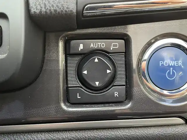 トヨタ クラウン ハイブリッド アスリートS 埼玉県 2014(平26)年 14.5万km ホワイトパールクリスタルシャイン (株)IDOMが運営する【じしゃロン鳩ヶ谷店】の自社ローン専用車両になりますこちらは現金またはオートローンご利用時の価格です。自社ローンご希望の方は別途その旨お申付け下さい/純正ナビ/　AM/FM/CD/DVD/BT/フルセグTV/バックカメラ/デュアルエアコン/クルーズコントロール/革巻きステアリング　/ステアリングスイッチ　/シートヒーター（前席）/パワーシート　（前席）/ハンドルヒーター/ヒーテッドミラー/テレスコピック/ビルトインＥＴＣ　/純正アルミホイール（規格外18インチAWオプション）/純正フロアマット/ドアバイザー　/フォグランプ　/電動格納式ウィンカーミラー/プッシュスタートボタン/スマートキー×2