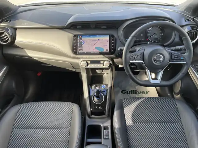 日産 キックス X 兵庫県 2021(令3)年 1.9万km ブリリアントホワイトパール/ピュアブラック 2トーン 純正9インチナビ/フルセグ/Bluetooth/プロパイロット/アラウンドビューモニター/デジタルインナーミラー/シートヒーター/ステアリングヒーター/クルーズコントロール/純正フロアマット/ハーフレザーシート/ルーフレール/ETC/オートライト