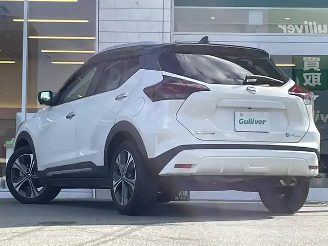 日産 キックス X 兵庫県 2021(令3)年 1.9万km ブリリアントホワイトパール/ピュアブラック 2トーン 純正9インチナビ/フルセグ/Bluetooth/プロパイロット/アラウンドビューモニター/デジタルインナーミラー/シートヒーター/ステアリングヒーター/クルーズコントロール/純正フロアマット/ハーフレザーシート/ルーフレール/ETC/オートライト