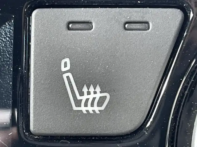 日産 キックス X 兵庫県 2021(令3)年 1.9万km ブリリアントホワイトパール/ピュアブラック 2トーン 純正9インチナビ/フルセグ/Bluetooth/プロパイロット/アラウンドビューモニター/デジタルインナーミラー/シートヒーター/ステアリングヒーター/クルーズコントロール/純正フロアマット/ハーフレザーシート/ルーフレール/ETC/オートライト