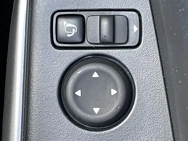 日産 キックス X 兵庫県 2021(令3)年 1.9万km ブリリアントホワイトパール/ピュアブラック 2トーン 純正9インチナビ/フルセグ/Bluetooth/プロパイロット/アラウンドビューモニター/デジタルインナーミラー/シートヒーター/ステアリングヒーター/クルーズコントロール/純正フロアマット/ハーフレザーシート/ルーフレール/ETC/オートライト