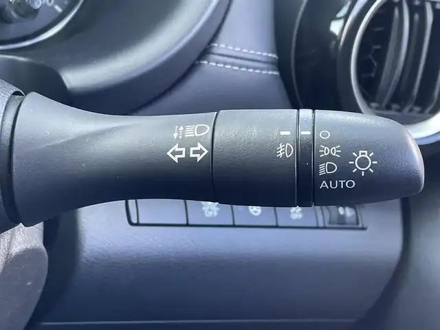 日産 キックス X 兵庫県 2021(令3)年 1.9万km ブリリアントホワイトパール/ピュアブラック 2トーン 純正9インチナビ/フルセグ/Bluetooth/プロパイロット/アラウンドビューモニター/デジタルインナーミラー/シートヒーター/ステアリングヒーター/クルーズコントロール/純正フロアマット/ハーフレザーシート/ルーフレール/ETC/オートライト