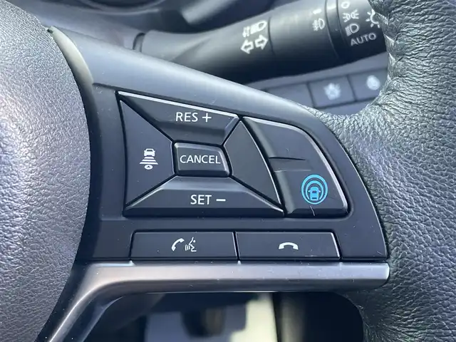 日産 キックス X 兵庫県 2021(令3)年 1.9万km ブリリアントホワイトパール/ピュアブラック 2トーン 純正9インチナビ/フルセグ/Bluetooth/プロパイロット/アラウンドビューモニター/デジタルインナーミラー/シートヒーター/ステアリングヒーター/クルーズコントロール/純正フロアマット/ハーフレザーシート/ルーフレール/ETC/オートライト