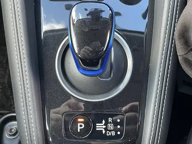 日産 キックス X 兵庫県 2021(令3)年 1.9万km ブリリアントホワイトパール/ピュアブラック 2トーン 純正9インチナビ/フルセグ/Bluetooth/プロパイロット/アラウンドビューモニター/デジタルインナーミラー/シートヒーター/ステアリングヒーター/クルーズコントロール/純正フロアマット/ハーフレザーシート/ルーフレール/ETC/オートライト