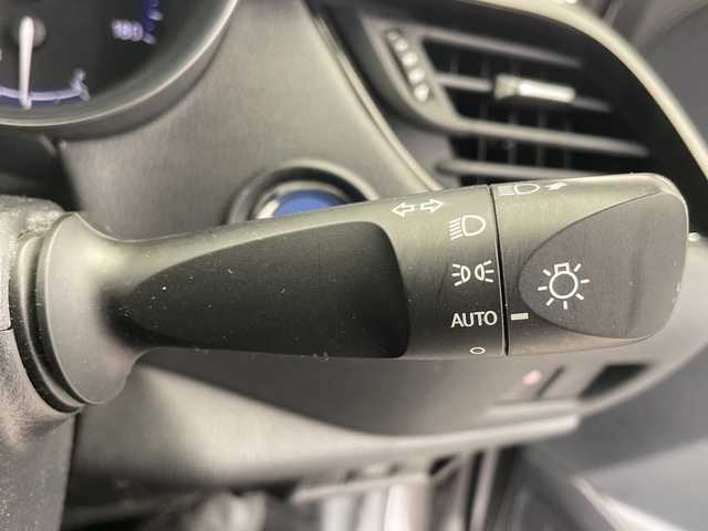 トヨタ Ｃ－ＨＲ S LEDパッケージ 栃木県 2018(平30)年 3.5万km メタルストリームM 純正ナビ/（CD/Bluetooth/フルセグTV/SD）/バックカメラ/トヨタセーフティセンス/コーナーセンサー/ビルトインETC/ドライブレコーダー/禁煙車/オートライト/LEDヘッドライト/横滑り防止装置/スマートキー/プッシュスタート/ステアリングスイッチ/革巻きステアリング/ウィンカーミラー/純正18インチアルミホイール/フロアマット