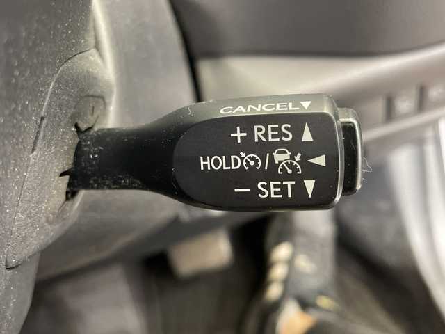 トヨタ Ｃ－ＨＲ S LEDパッケージ 栃木県 2018(平30)年 3.5万km メタルストリームM 純正ナビ/（CD/Bluetooth/フルセグTV/SD）/バックカメラ/トヨタセーフティセンス/コーナーセンサー/ビルトインETC/ドライブレコーダー/禁煙車/オートライト/LEDヘッドライト/横滑り防止装置/スマートキー/プッシュスタート/ステアリングスイッチ/革巻きステアリング/ウィンカーミラー/純正18インチアルミホイール/フロアマット