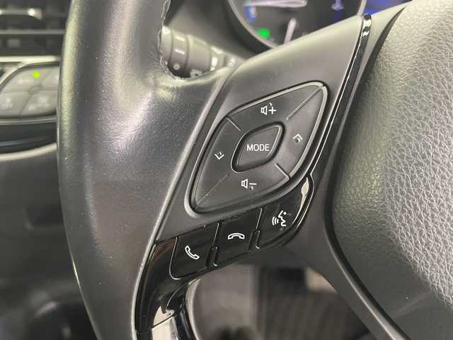 トヨタ Ｃ－ＨＲ S LEDパッケージ 栃木県 2018(平30)年 3.5万km メタルストリームM 純正ナビ/（CD/Bluetooth/フルセグTV/SD）/バックカメラ/トヨタセーフティセンス/コーナーセンサー/ビルトインETC/ドライブレコーダー/禁煙車/オートライト/LEDヘッドライト/横滑り防止装置/スマートキー/プッシュスタート/ステアリングスイッチ/革巻きステアリング/ウィンカーミラー/純正18インチアルミホイール/フロアマット