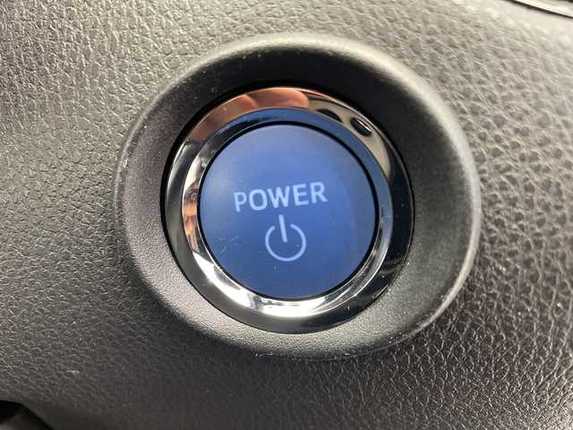 トヨタ Ｃ－ＨＲ S LEDパッケージ 栃木県 2018(平30)年 3.5万km メタルストリームM 純正ナビ/（CD/Bluetooth/フルセグTV/SD）/バックカメラ/トヨタセーフティセンス/コーナーセンサー/ビルトインETC/ドライブレコーダー/禁煙車/オートライト/LEDヘッドライト/横滑り防止装置/スマートキー/プッシュスタート/ステアリングスイッチ/革巻きステアリング/ウィンカーミラー/純正18インチアルミホイール/フロアマット