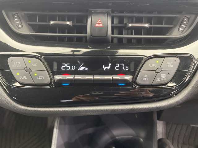 トヨタ Ｃ－ＨＲ S LEDパッケージ 栃木県 2018(平30)年 3.5万km メタルストリームM 純正ナビ/（CD/Bluetooth/フルセグTV/SD）/バックカメラ/トヨタセーフティセンス/コーナーセンサー/ビルトインETC/ドライブレコーダー/禁煙車/オートライト/LEDヘッドライト/横滑り防止装置/スマートキー/プッシュスタート/ステアリングスイッチ/革巻きステアリング/ウィンカーミラー/純正18インチアルミホイール/フロアマット