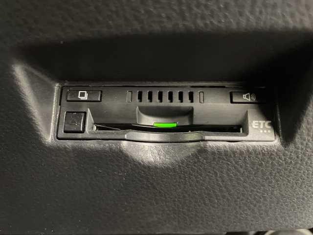 トヨタ Ｃ－ＨＲ S LEDパッケージ 栃木県 2018(平30)年 3.5万km メタルストリームM 純正ナビ/（CD/Bluetooth/フルセグTV/SD）/バックカメラ/トヨタセーフティセンス/コーナーセンサー/ビルトインETC/ドライブレコーダー/禁煙車/オートライト/LEDヘッドライト/横滑り防止装置/スマートキー/プッシュスタート/ステアリングスイッチ/革巻きステアリング/ウィンカーミラー/純正18インチアルミホイール/フロアマット