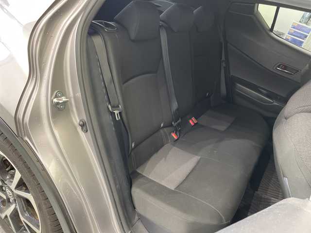 トヨタ Ｃ－ＨＲ S LEDパッケージ 栃木県 2018(平30)年 3.5万km メタルストリームM 純正ナビ/（CD/Bluetooth/フルセグTV/SD）/バックカメラ/トヨタセーフティセンス/コーナーセンサー/ビルトインETC/ドライブレコーダー/禁煙車/オートライト/LEDヘッドライト/横滑り防止装置/スマートキー/プッシュスタート/ステアリングスイッチ/革巻きステアリング/ウィンカーミラー/純正18インチアルミホイール/フロアマット