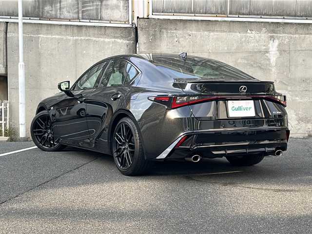 レクサス ＩＳ 300 Fスポーツ モードブラックⅢ 愛知県 2023(令5)年 1.8万km グラファイトブラックガラスフレーク ワンオーナー/禁煙車/サンルーフ/オレンジキャリパー/純正ナビ/フルセグTV・CD・DVD・Bluetooth・USB・SD/前席パワーシート/前席シートヒーター・ベンチレーターシート/運転席シートメモリー/パノラミックビューモニター/パドルシフト/レーダークルーズコントロール/レーントレーシングアシスト（LTA）/ブラインドスポットモニター（BSM)/パーキングサポートアラート（PKSA)/リヤクロストラフィックアラート（RCTA)/パーキングサポートブレーキ（PKSB)/クリアランスソナー/ロードサインアシスト（RSA)/前後ドライブレコーダー（コムテック製TZ-DR210)/ステアリングスイッチ/ビルトインETC2.0/プリクラッシュセーフティー/アイドリングストップ/オートブレーキホールド/LEDヘッドライト/オートライト/オートハイビーム/ISOFIX/純正フロアマット/カードキー/スペアスマートキー/保証書/取扱説明書/ディーラー点検整備記録簿 1カ月・R6・R7