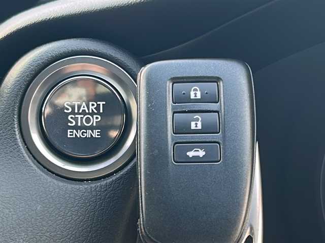 レクサス ＩＳ 300 Fスポーツ モードブラックⅢ 愛知県 2023(令5)年 1.8万km グラファイトブラックガラスフレーク ワンオーナー/禁煙車/サンルーフ/オレンジキャリパー/純正ナビ/フルセグTV・CD・DVD・Bluetooth・USB・SD/前席パワーシート/前席シートヒーター・ベンチレーターシート/運転席シートメモリー/パノラミックビューモニター/パドルシフト/レーダークルーズコントロール/レーントレーシングアシスト（LTA）/ブラインドスポットモニター（BSM)/パーキングサポートアラート（PKSA)/リヤクロストラフィックアラート（RCTA)/パーキングサポートブレーキ（PKSB)/クリアランスソナー/ロードサインアシスト（RSA)/前後ドライブレコーダー（コムテック製TZ-DR210)/ステアリングスイッチ/ビルトインETC2.0/プリクラッシュセーフティー/アイドリングストップ/オートブレーキホールド/LEDヘッドライト/オートライト/オートハイビーム/ISOFIX/純正フロアマット/カードキー/スペアスマートキー/保証書/取扱説明書/ディーラー点検整備記録簿 1カ月・R6・R7