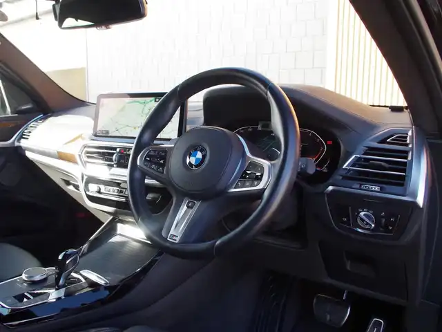 ＢＭＷ ＢＭＷ Ｘ３ xDrive20d Mスポーツ 埼玉県 2023(令5)年 1.4万km サファイアブラックP ブラックレザーシート/アダプティブクルーズコントロール/インテリジェントセーフティ/パノラミックスライディングルーフ/harman/kardon/CarPlay/パークディスタンスコントロール/ブラインドスポットモニター/コンフォートアクセス/全周囲カメラ/iDriveナビ/ドラレコ/ETC/フルセグTV/ワイヤレス充電/シートヒーター/シートポジションメモリー機能