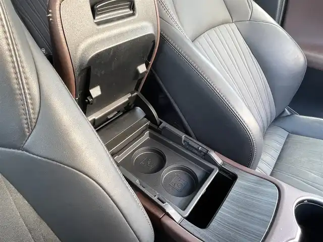 トヨタ ハリアー Z 山口県 2020(令2)年 5.1万km プレシャスブラックパール JBL メーカーオプションナビ/フルセグTV BT/バックアカメラ/デジタルインナーミラー/パワーバックドア/ハーフレザーシート/パワーシート /衝突被害軽減ブレーキ/レーダークルーズコントロール/レーンアシスト /オートマチックハイビーム/ブラインドスポットモニタ/2.0ETC/スマートキー/コーナーセンサー /ドラレコ/LEDオートヘッドライト/フォグライト /19インチ アルミホイール/ステアリングリモコン/W サイド カーテン ニー エアバッグ/禁煙車