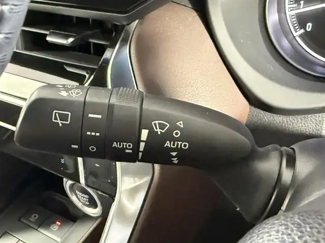トヨタ ハリアー Z 佐賀県 2020(令2)年 5.1万km プレシャスブラックパール 禁煙車/メーカー純正12.3インチナビ/JBLプレミアムサウンド/ドラレコ機能付きデジタルインナーミラー/バックカメラ/パワーバックドア/運転席パワーシート /ハーフレザーシート/ETC2.0/純正19インチアルミホイール/トヨタセーフティセンス/レーントレーシングアラート/プリクラッシュセーフティ/ブラインドスポットモニター/インテリジェントクリアランスソナー/リアクロストラフィックアラート/ヘッドアップディスプレイ/ロードサインアシスト/オートマチックハイビーム/レーダークルーズコントロール（操舵支援あり）