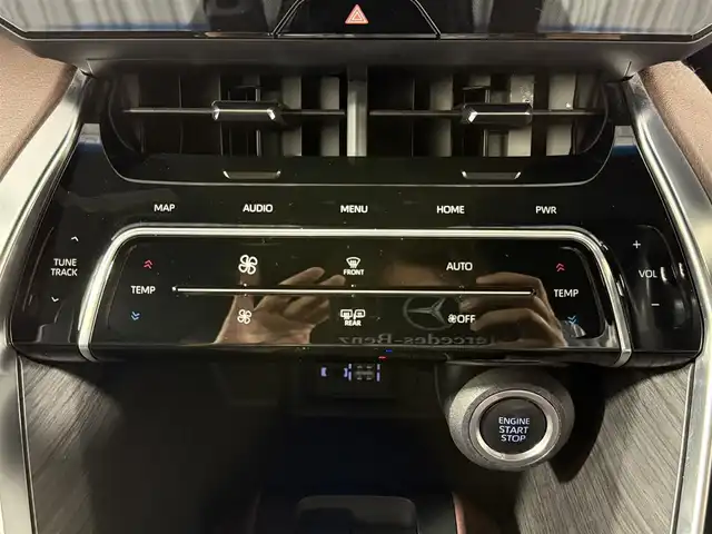 トヨタ ハリアー Z 佐賀県 2020(令2)年 5.1万km プレシャスブラックパール 禁煙車/メーカー純正12.3インチナビ/JBLプレミアムサウンド/ドラレコ機能付きデジタルインナーミラー/バックカメラ/パワーバックドア/運転席パワーシート /ハーフレザーシート/ETC2.0/純正19インチアルミホイール/トヨタセーフティセンス/レーントレーシングアラート/プリクラッシュセーフティ/ブラインドスポットモニター/インテリジェントクリアランスソナー/リアクロストラフィックアラート/ヘッドアップディスプレイ/ロードサインアシスト/オートマチックハイビーム/レーダークルーズコントロール（操舵支援あり）