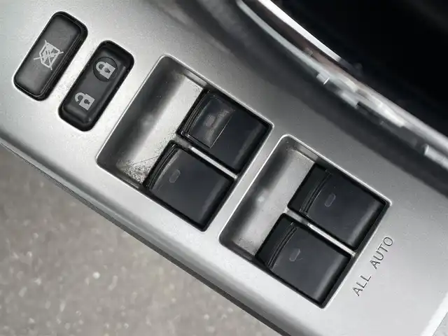 トヨタ ウィッシュ 1．8S 宮城県 2009(平21)年 15.3万km ホワイトパールクリスタルシャイン 走行距離：153604km/エアロ有/ＭＴ付ＡＴ/ＥＴＣ/スペアキー/Ｂカメ/エンジンスタートボタン/社外フロアマット/予備タイヤ/USB/BT/SDナビ/フルフラットシート/スタッドレス