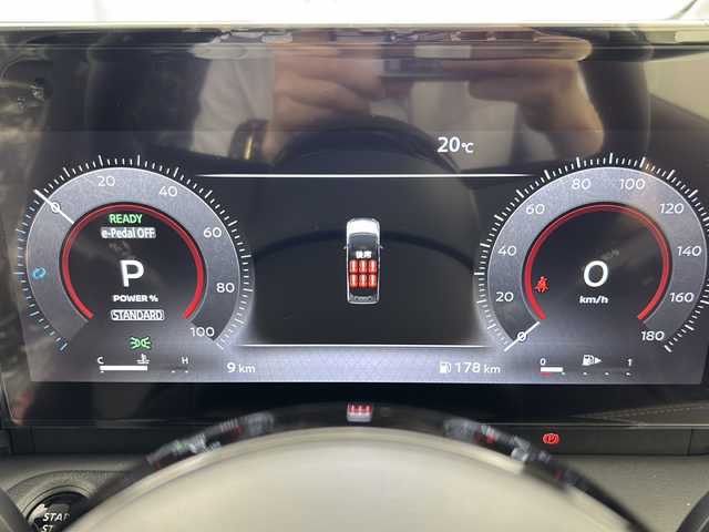 日産 セレナ e－パワー ハイウェイスター V 宮城県 2025(令7)年 0.1万km未満 プリズムホワイト 登録済未使用車/インテリジェントアラウンドビューモニター/インテリジェントルームミラー/プロパイロット(ナビリンク機能付き)/インテリジェント エマージェンシーブレーキ/アダプティブLEDヘッドライトシステム/ハイビームアシスト/インテリジェント LI（車線逸脱防止支援システム）/インテリジェント LDW（車線逸脱警報）/インテリジェント BSW（後側方車両検知警報）/12.3インチカラーディスプレイ/・NissanConnectナビゲーションシステム/・BT.USB/フルセグTV/ワイヤレス充電/両側パワースライドドア/ビルトインETC2.0/電動パーキングブレーキ/ステアリングスイッチ/プッシュスタート/スマートキー2個/純正16インチアルミホイール/後席ロールサンシェード