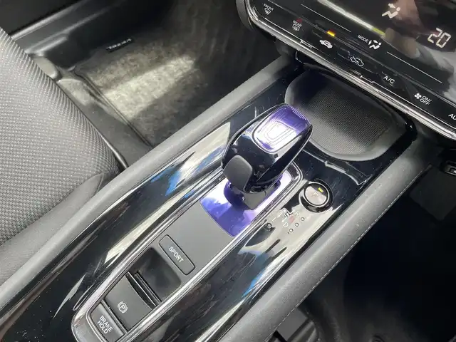 ホンダ ヴェゼル ハイブリッド X 福島県 2015(平27)年 12.6万km モルフォブルーP (株)IDOMが運営する【じしゃロン福島店】の自社ローン専用車両になります。こちらは現金またはオートローンご利用時の価格です。自社ローンご希望の方は別途その旨お申付け下さい/純正メモリナビ（VXM-155VSi）/ワンセグテレビ/バックカメラ/モデューロエアロ/革巻ステアリング/ステアリングリモコン/ドライブレコーダー/パドルシフト/ＥＴＣ/車両接近アラーム/フロントフォグランプ