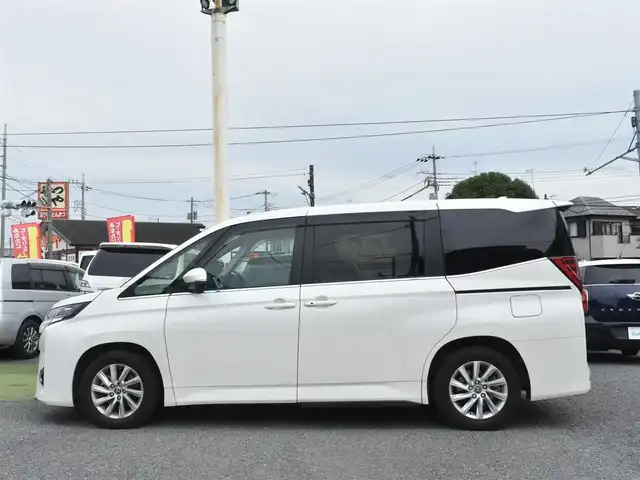 トヨタ ノア Z 神奈川県 2023(令5)年 3.5万km ホワイトパールクリスタルシャイン 10.5インチナビ/DVD/CD/フルセグテレビ/HDMI入力/AppleCarPlay/AndroidAuto/ETC2.0/バックカメラ/両側パワースライドドア/パワーバックドア/セーフティセンス/プリクラッシュセーフティー/レーダークルーズコントロール他/LEDヘッドライト/純正フロアマット/純正サイドバイザー/保証書/取扱説明書