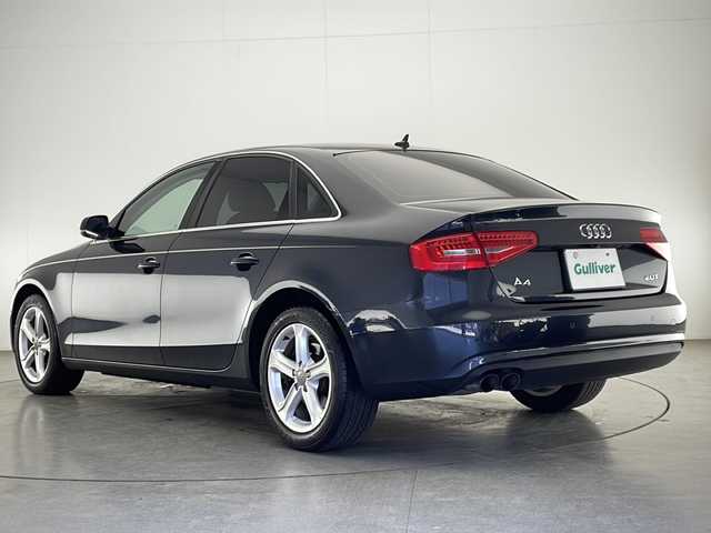 アウディ Ａ４ 2．0 TFSI 宮崎県 2014(平26)年 11.7万km ムーンライトブルーパールエフェクト ターボ/純正ナビ/パワーシート　/電動パーキングブレーキ/ＣＤ　ＤＶＤ　/バックカメラ　/シートヒーター　/電動格納ミラー　/純正アルミホイール/オートライト　/ウィンカーミラー/ステアリングスイッチ/スマートキー　/ＥＴＣ