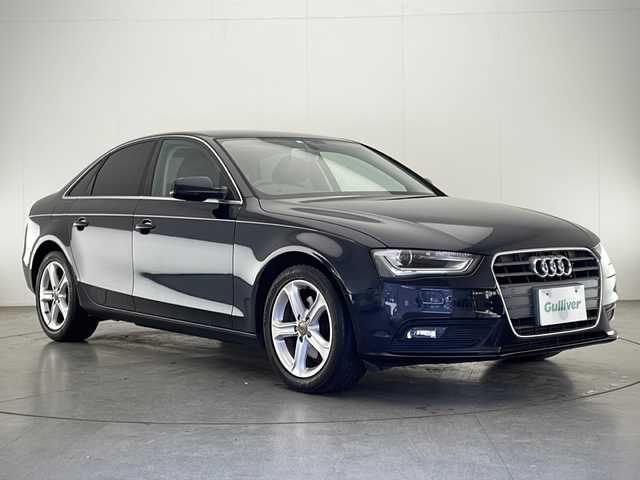 アウディ Ａ４ 2．0 TFSI 宮崎県 2014(平26)年 11.7万km ムーンライトブルーパールエフェクト ターボ/純正ナビ/パワーシート　/電動パーキングブレーキ/ＣＤ　ＤＶＤ　/バックカメラ　/シートヒーター　/電動格納ミラー　/純正アルミホイール/オートライト　/ウィンカーミラー/ステアリングスイッチ/スマートキー　/ＥＴＣ