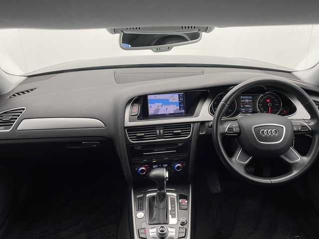 アウディ Ａ４ 2．0 TFSI 宮崎県 2014(平26)年 11.7万km ムーンライトブルーパールエフェクト ターボ/純正ナビ/パワーシート　/電動パーキングブレーキ/ＣＤ　ＤＶＤ　/バックカメラ　/シートヒーター　/電動格納ミラー　/純正アルミホイール/オートライト　/ウィンカーミラー/ステアリングスイッチ/スマートキー　/ＥＴＣ