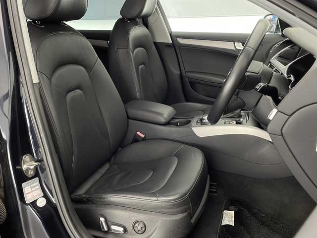 アウディ Ａ４ 2．0 TFSI 宮崎県 2014(平26)年 11.7万km ムーンライトブルーパールエフェクト ターボ/純正ナビ/パワーシート　/電動パーキングブレーキ/ＣＤ　ＤＶＤ　/バックカメラ　/シートヒーター　/電動格納ミラー　/純正アルミホイール/オートライト　/ウィンカーミラー/ステアリングスイッチ/スマートキー　/ＥＴＣ
