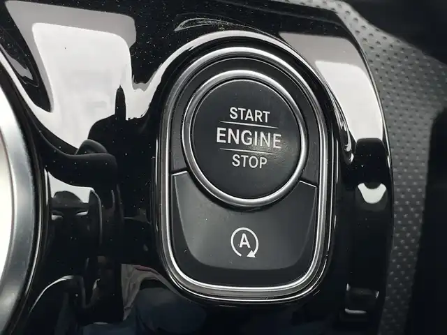 メルセデス・ベンツ Ａ２００ｄ AMGライン 東京都 2020(令2)年 3.4万km ポーラホワイト ワンオーナー/AMGライン/レーダーセーフパッケージ/ACC/BSA/LKA/ナビゲーションパッケージ/前席パワーシート/シートヒーター/メーカーナビ/フルセグTV/BT/USB/Wチャージ/パドルシフト/前後ドライブレコーダー/取扱説明書/保証書/スペアキー